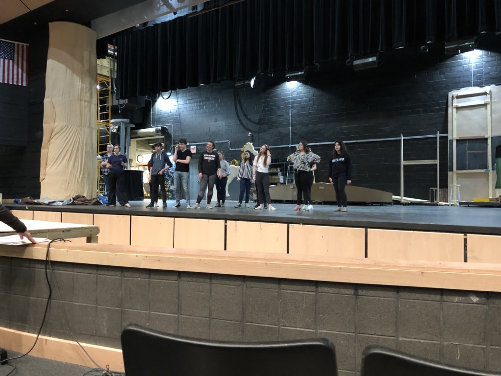 SCN_Shrek's tweet photo. Don’t forget tomorrow build is super important, we need the set to be finished so these actors look in place. Amazing work from everyone this week https://t.co/YxTZUbXtJe