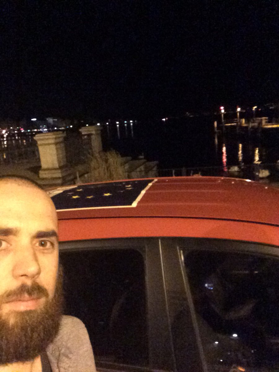 arthurdammers's tweet photo. Veel dichter bij het meer van Zürich konden we met ons team van @Tripsolute niet komen https://t.co/HNXxEZ7Gnq