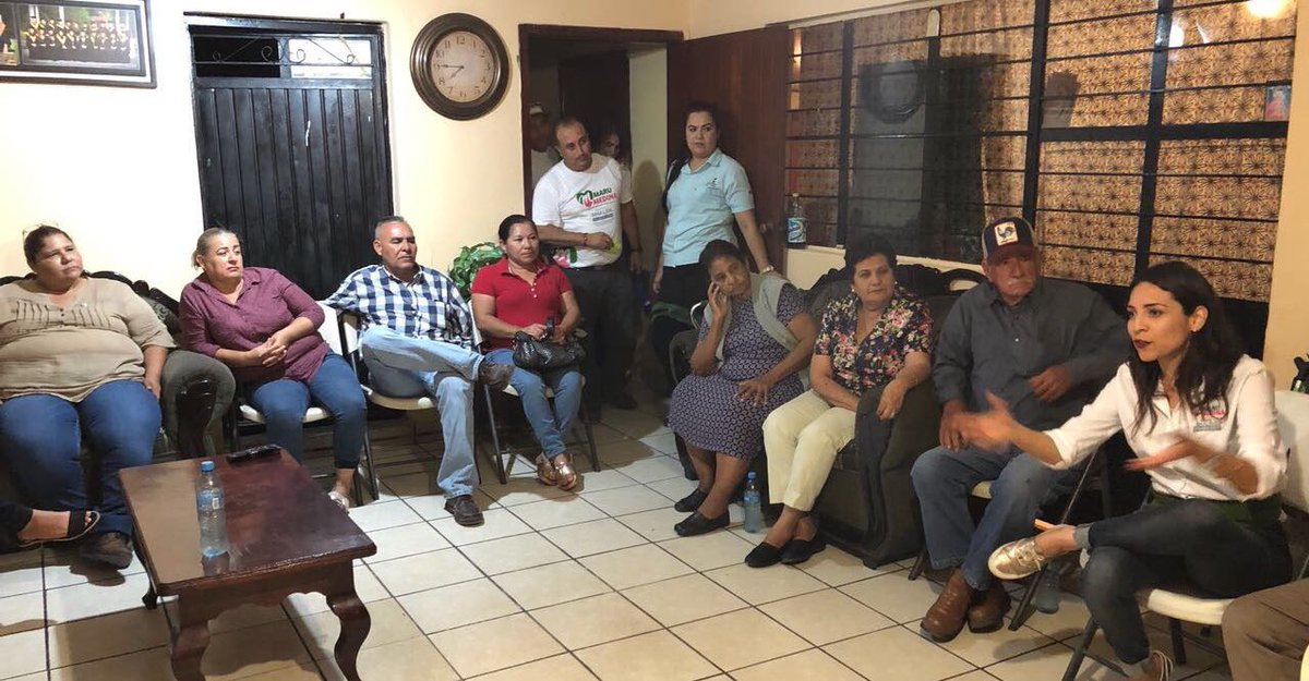 MaruMedina_'s tweet photo. Agradezco a la familia Delgado por abrirme las puertas de su hogar y compartir conmigo un momento tan agradable, gracias por su apoyo siempre! #MaruMedina https://t.co/GwCfGE6to9