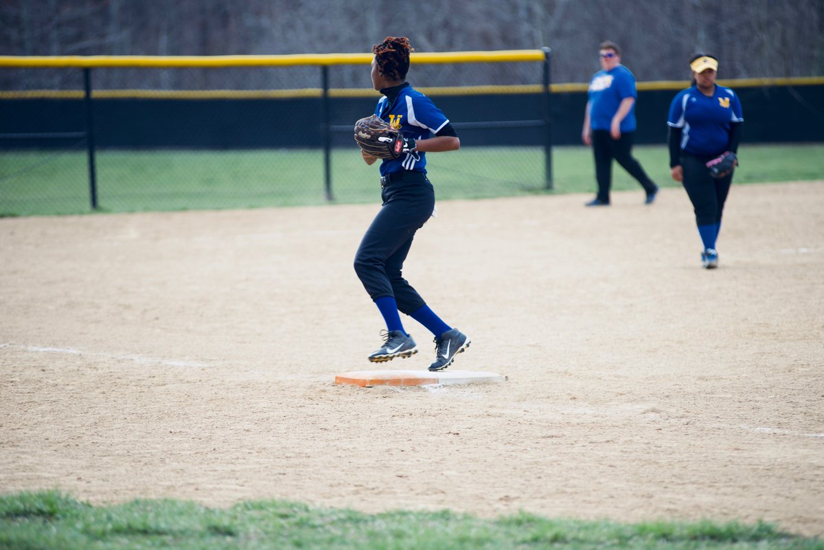 bjwardsports's tweet photo. Yo... @WiseSoftball hit that chumpy with a meaning. @WisePumaSports Inside the park homer https://t.co/fBU9zQfV7r