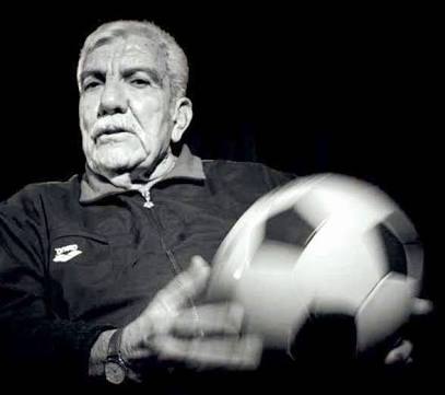 AdsKulubu's tweet photo. Adana Demirspor'umuzun efsane isimlerinden Füze Selami'yi (Selami Tekkazancı) vefatının 4.yılında saygı ve rahmetle anıyoruz. https://t.co/iw5WjsVpeJ
