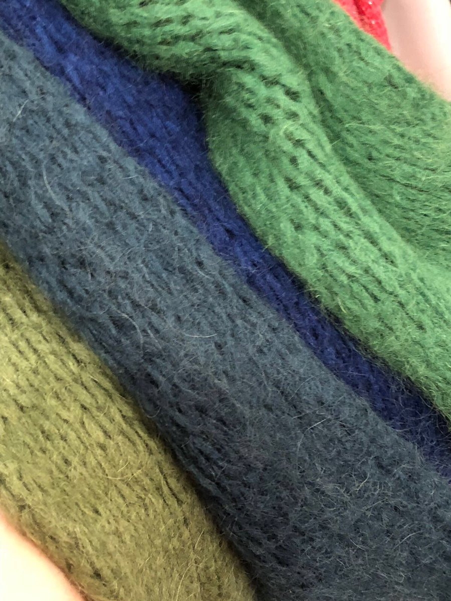 Vesten in prachtige kleuren €69,95