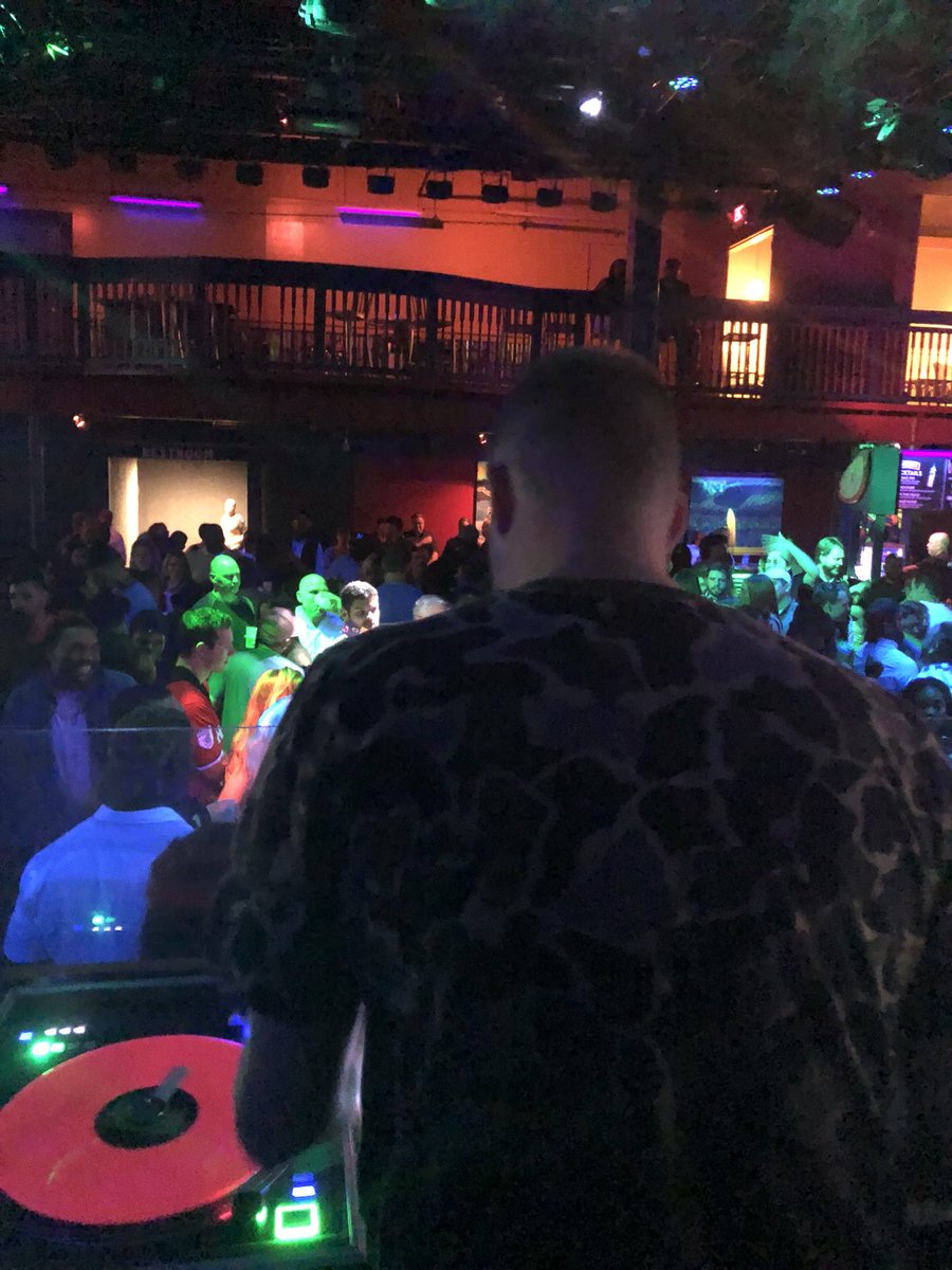 jbackfield's tweet photo. Hanging with @IAmDJComix @djeyecon in the booth! https://t.co/Rxdd8io78h