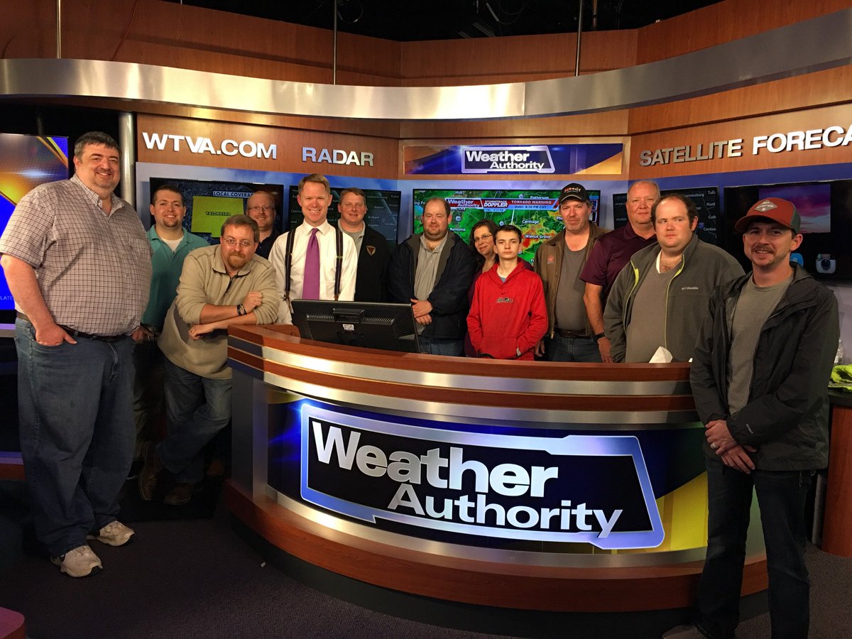 The group shot of all of the folks with <a href="/NMSCAS/">North MS Storm Chasers 🌪🇺🇸</a> that came by the <a href="/wtva9news/">WTVA 9 News</a> studios tonight. Thank you for all you do!! 🙏 ⛈ 🌪 ❄️ 

<a href="/NMSCASjonathan/">Jonathan Gordon (Jmgordon)</a> @nmscasStan <a href="/NMSCAS_JB/">James Bishop</a> <a href="/NMSCAS_Jeff/">Jeff</a> <a href="/kd5ndu73/">David Avant</a> <a href="/NMSCASMike/">Michael Bishop</a> #mswx