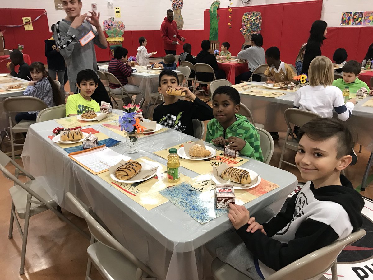 Lima18Miss's tweet photo. We had a blast at French cafe this morning! @stalphonsaDP https://t.co/zzUuGBl1cf