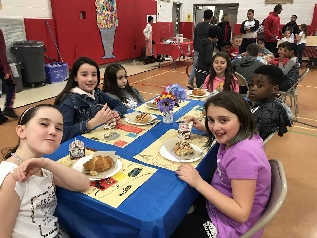 Lima18Miss's tweet photo. We had a blast at French cafe this morning! @stalphonsaDP https://t.co/zzUuGBl1cf