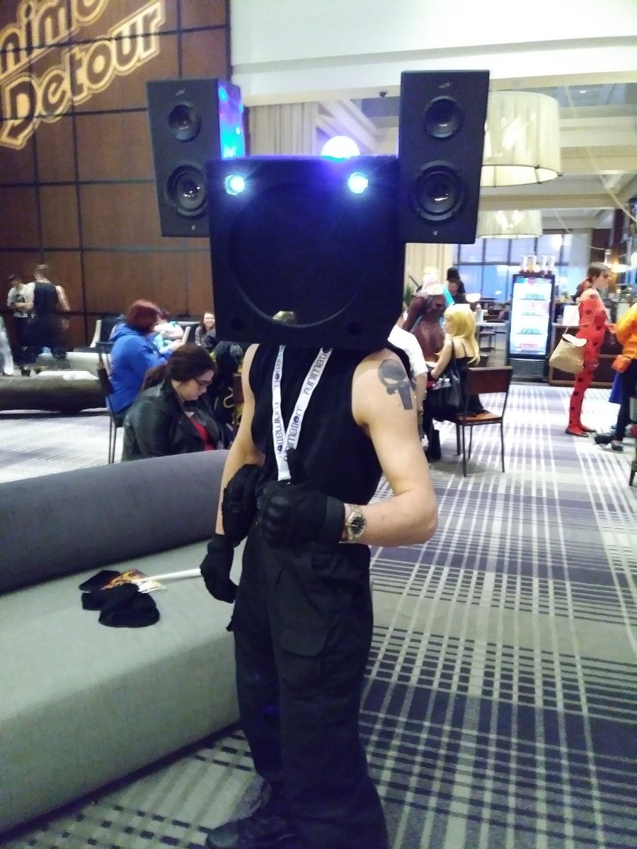 z3r0c0o1's tweet photo. #SpeakerHead best improv cosplay I've seen yet @animedetour https://t.co/JvioHLAHd7