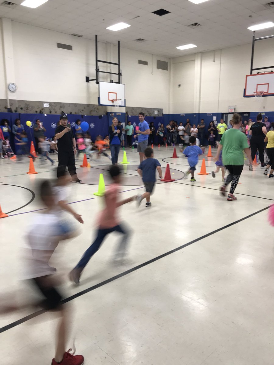 MrsSchwartzie's tweet image. Tonight’s Fun Run was so much fun! Proud of all our IB Scholars who ran tonight! #healthybodyhealthymind #huffmanpyp #thisteacherisoutofshape