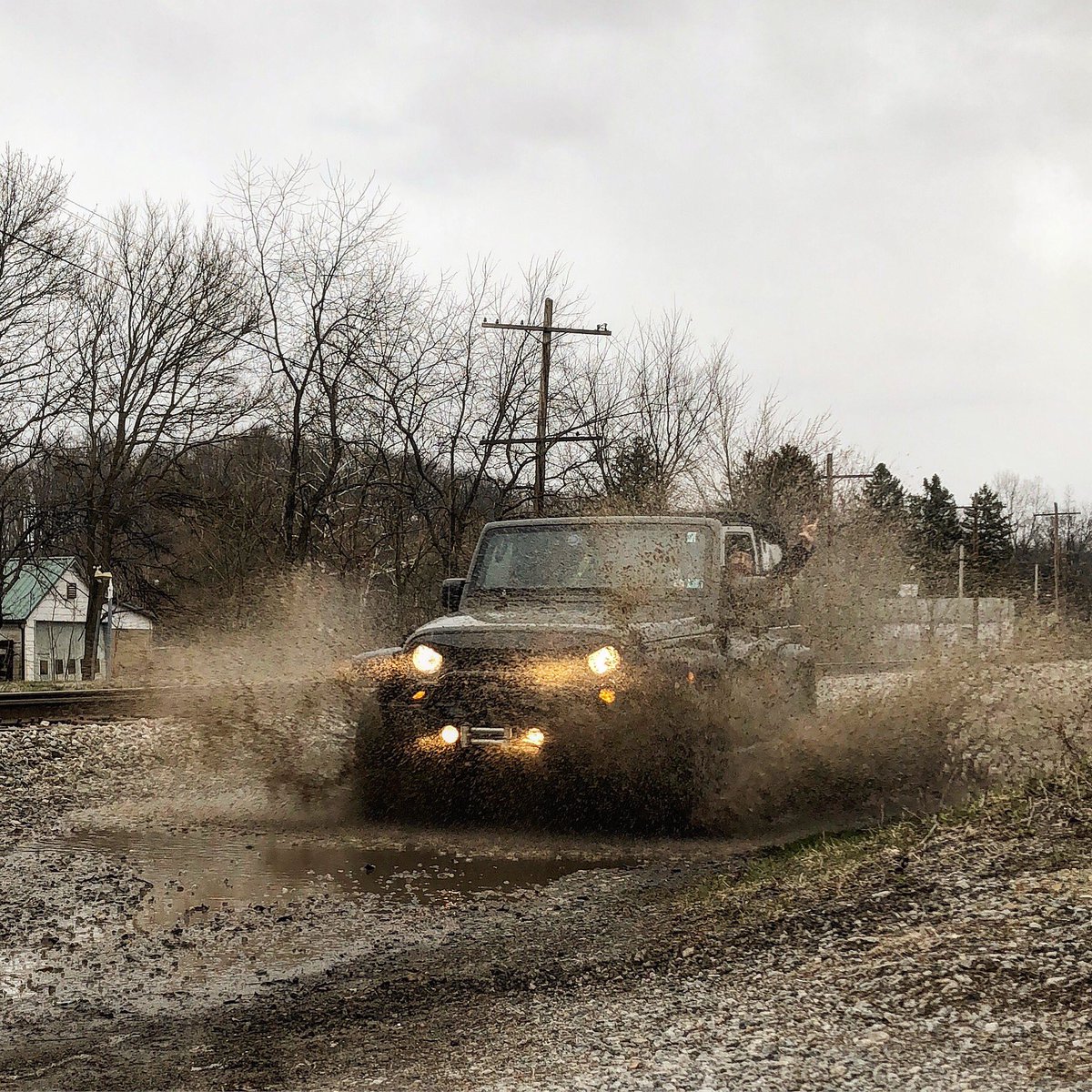 NicholasBajis's tweet photo. Driving into the weekend like... #jeeplife #jeepwave  #singlejeeper #jeeps #jeep #jeephype #jeepwrangler #itsajeepthing #ilovemyjeep #PhantomFuryJK https://t.co/ZdrF3M5uTb
