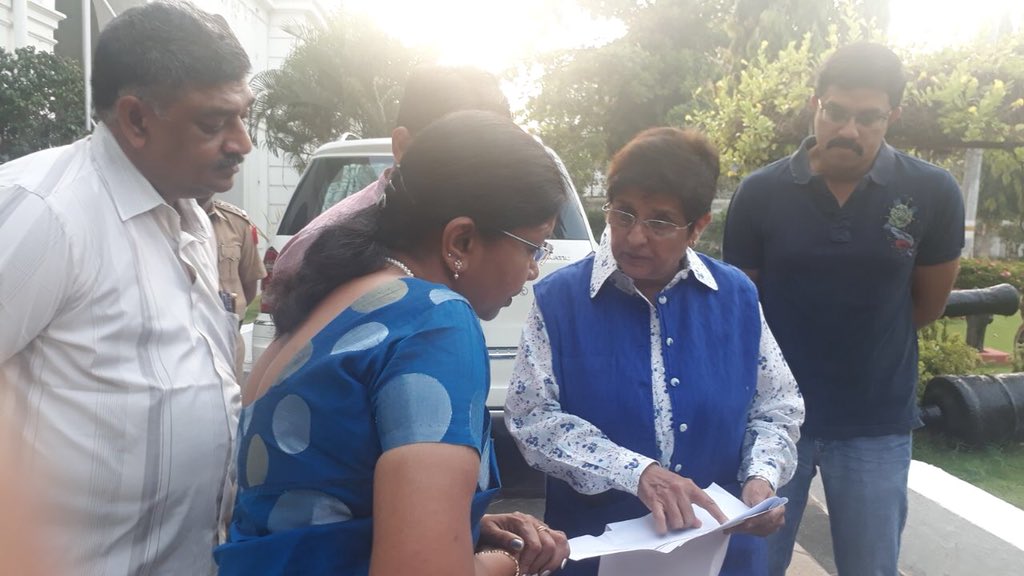 thekiranbedi's tweet photo. Beginning the day with prior briefing for the rural visit. 
#TeamRajNivas with @AOL volunteers, Director Rural, Project Director SBM,Chief Grievances Officer and others. More will join in on site. @AshwaniKumar_92 @RadhamohanBJP @ishafoundation @PMOIndia https://t.co/nhtOMjMeG2