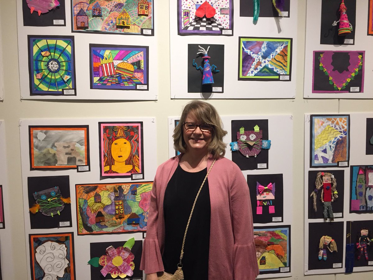 BridlewoodPE's tweet photo. Mrs. Mayfield displayed some fantastic artwork from our BES students at the art show this evening!  #besgameon @BridlewoodES @mayfield2220 https://t.co/8txUGaBQU5