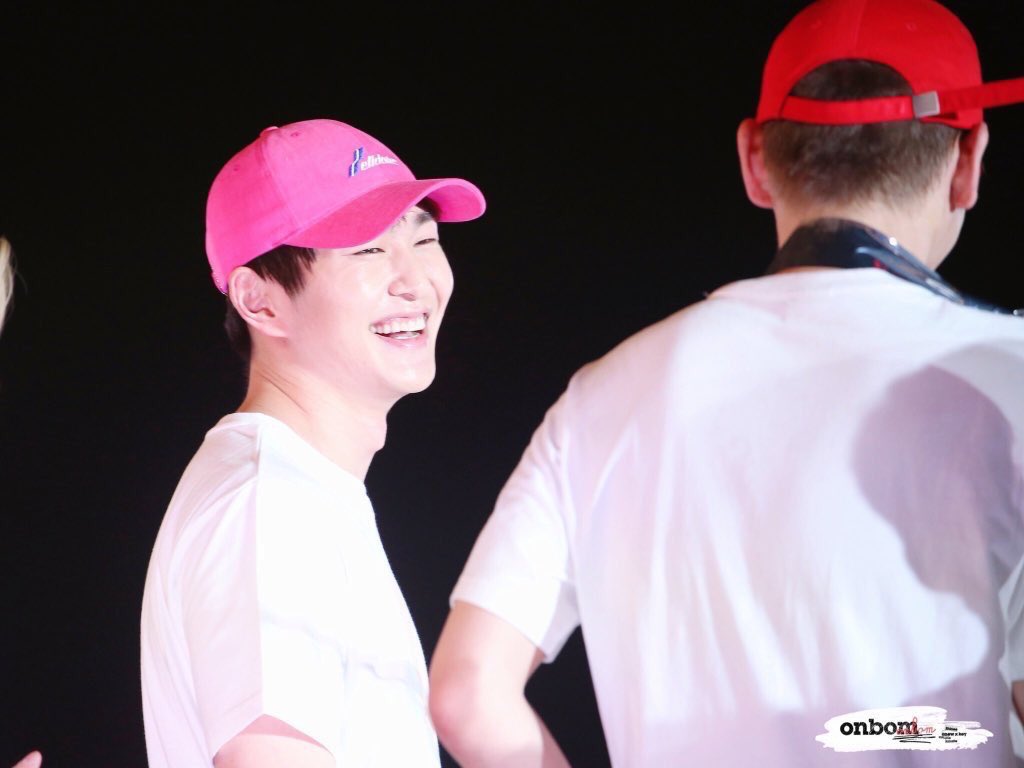 Jinki_0130's tweet photo. 寝坊したけどジンギ可愛かったからいいや https://t.co/sMcv7Yrfvx
