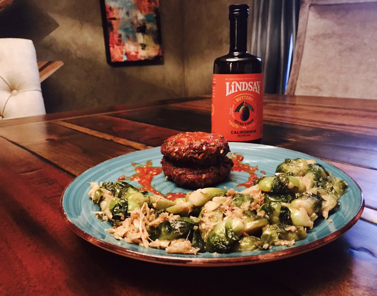 RandyBJohns's tweet photo. What's for dinner?  Check out this yummy 😋 #KETObolicMethod approved Australian Wagyu beef Harissa Burger with Asian Brussel sprouts sautéed in pure organic #SCTOIL, fresh garlic, ginger, and reduced in Sauv Blanc. Bon Appetit! #TheHappyHealthyGuys #EatFatBurnFat #FatsAreFuel https://t.co/TeN4v0OVtf