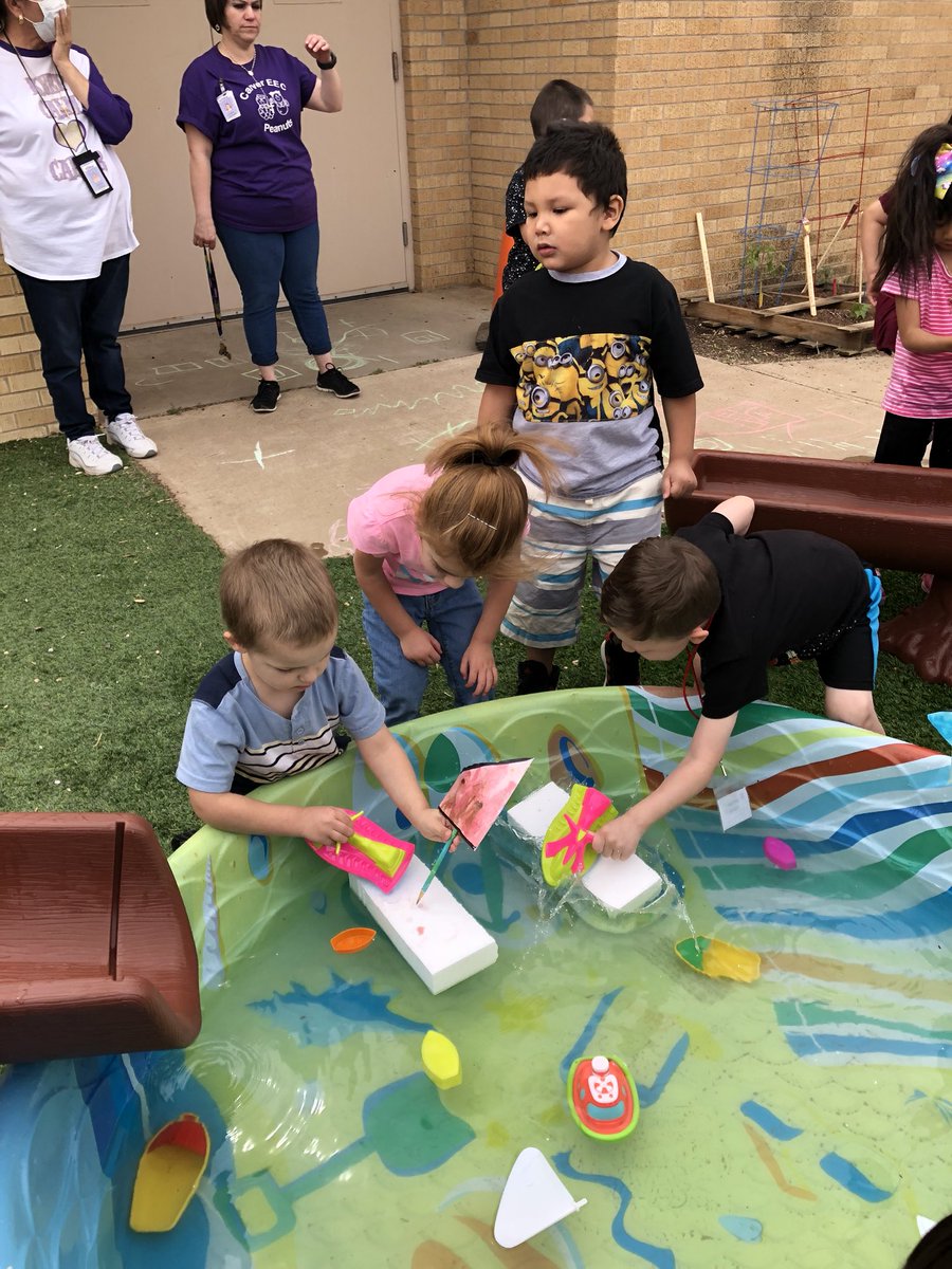MackWeatherford's tweet photo. We ended our Transportation fun at Carver with a little splash! #CarverEEC @Palmer1Sherry https://t.co/whe2F65iUz