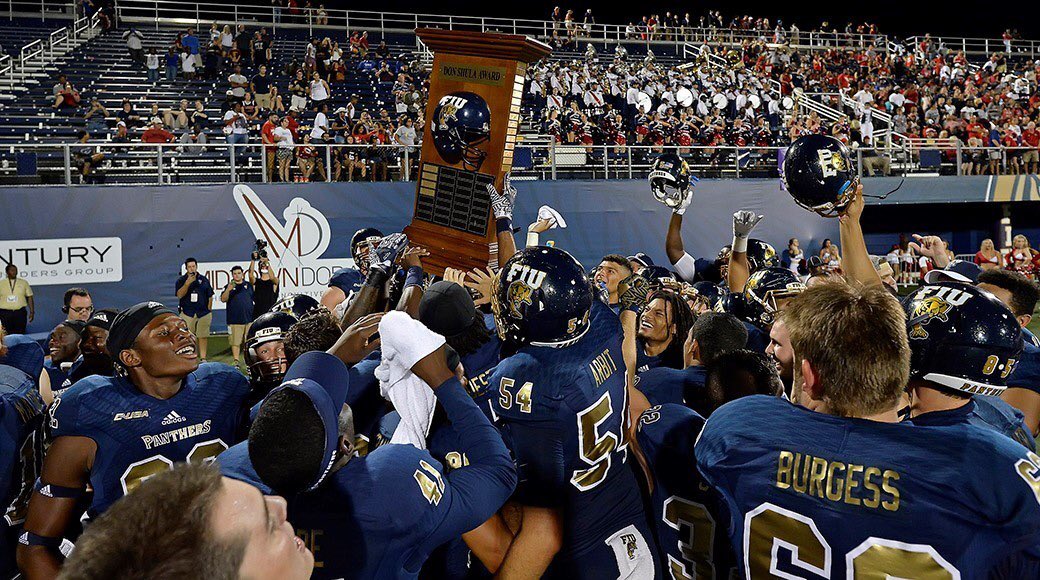 khris_a1's tweet photo. Blessed to Receive an Offer From Florida International University #PawsUp #GoPanthers @coachmogridge @SleeperAthletes https://t.co/CetZAT6xEz