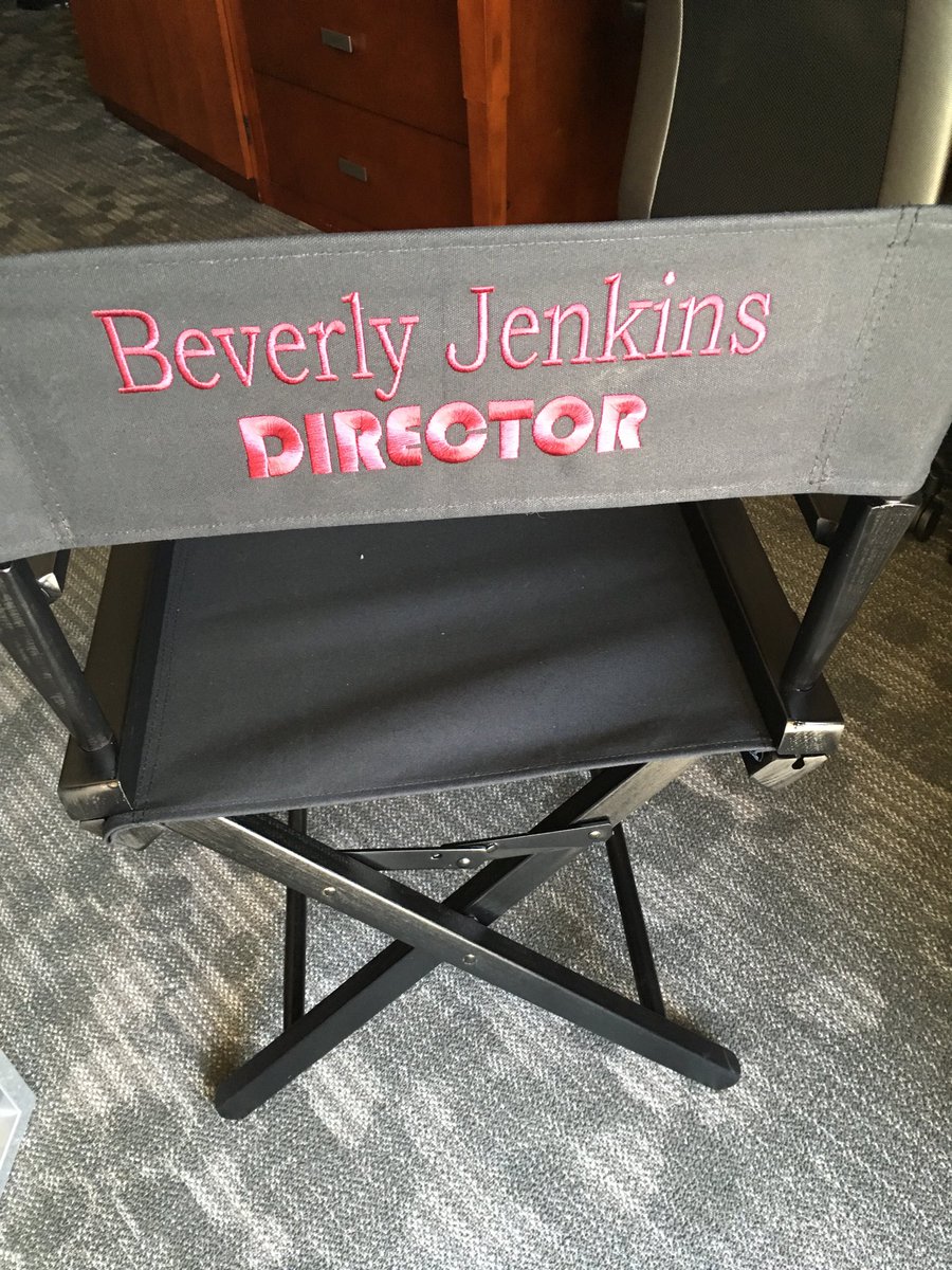 authorMsBev's tweet photo. The back view. https://t.co/sIbAZZ1f6S