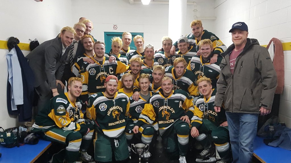 ZachYuz's tweet photo. My heart aches for the families and friends of these young men. Praying for all those affected by the tragedy today. #PrayForHumboldt @HumboldtBroncos https://t.co/UZiHVHgDdg