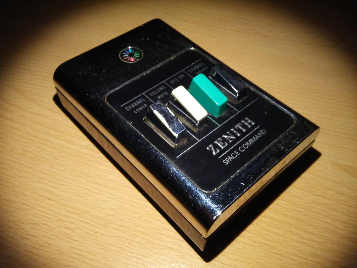 AllThatRetro's tweet image. Zenith Space Command TV remote from the 1970's. This was often called a clicker because it contains no batteries. Pressing its buttons vibrates small pieces of metal creating the frequencies interpreted by the TV of the time.  #retro #tv #remote #1970s #ATR #AllThatsRetro