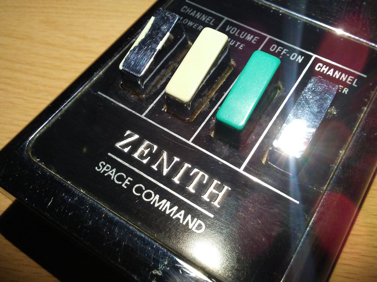 AllThatRetro's tweet image. Zenith Space Command TV remote from the 1970's. This was often called a clicker because it contains no batteries. Pressing its buttons vibrates small pieces of metal creating the frequencies interpreted by the TV of the time.  #retro #tv #remote #1970s #ATR #AllThatsRetro