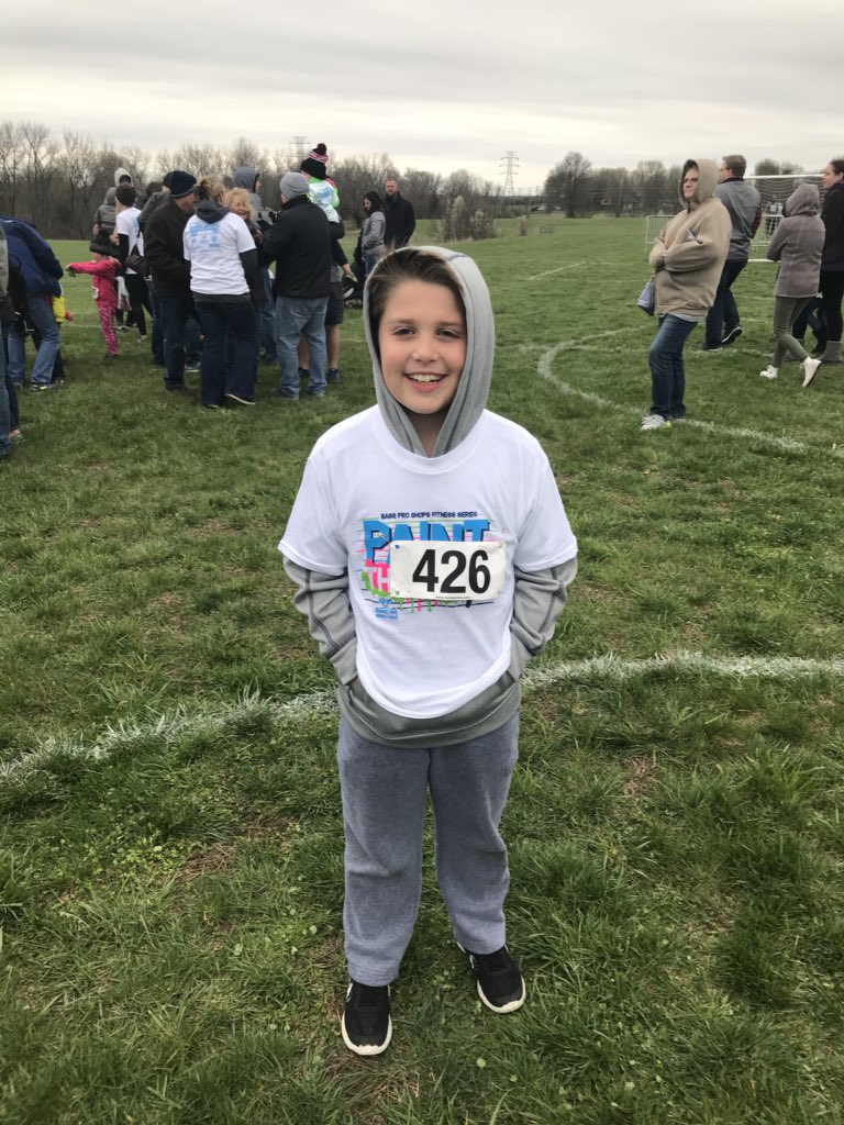 DrPowersKHS's tweet photo. .@SeelyPowers &amp; his buddies had a great time @TheParkBoard #PaintTheRun tonight despite the 20 mph winds &amp; freezing wind chill! https://t.co/gH6Hg2Nt86