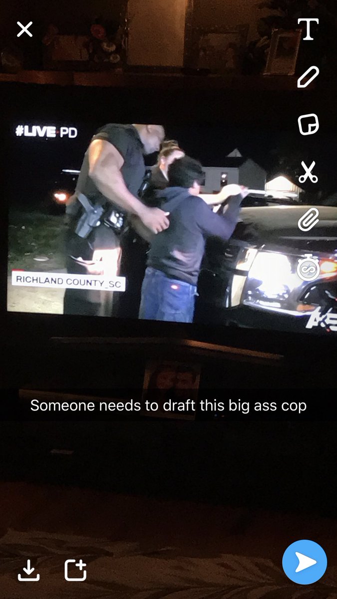 Domo_DL68's tweet photo. Someone needs to draft his big ass! #LivePD Michael Duncan lookin ass! https://t.co/D2j4lYNNKf