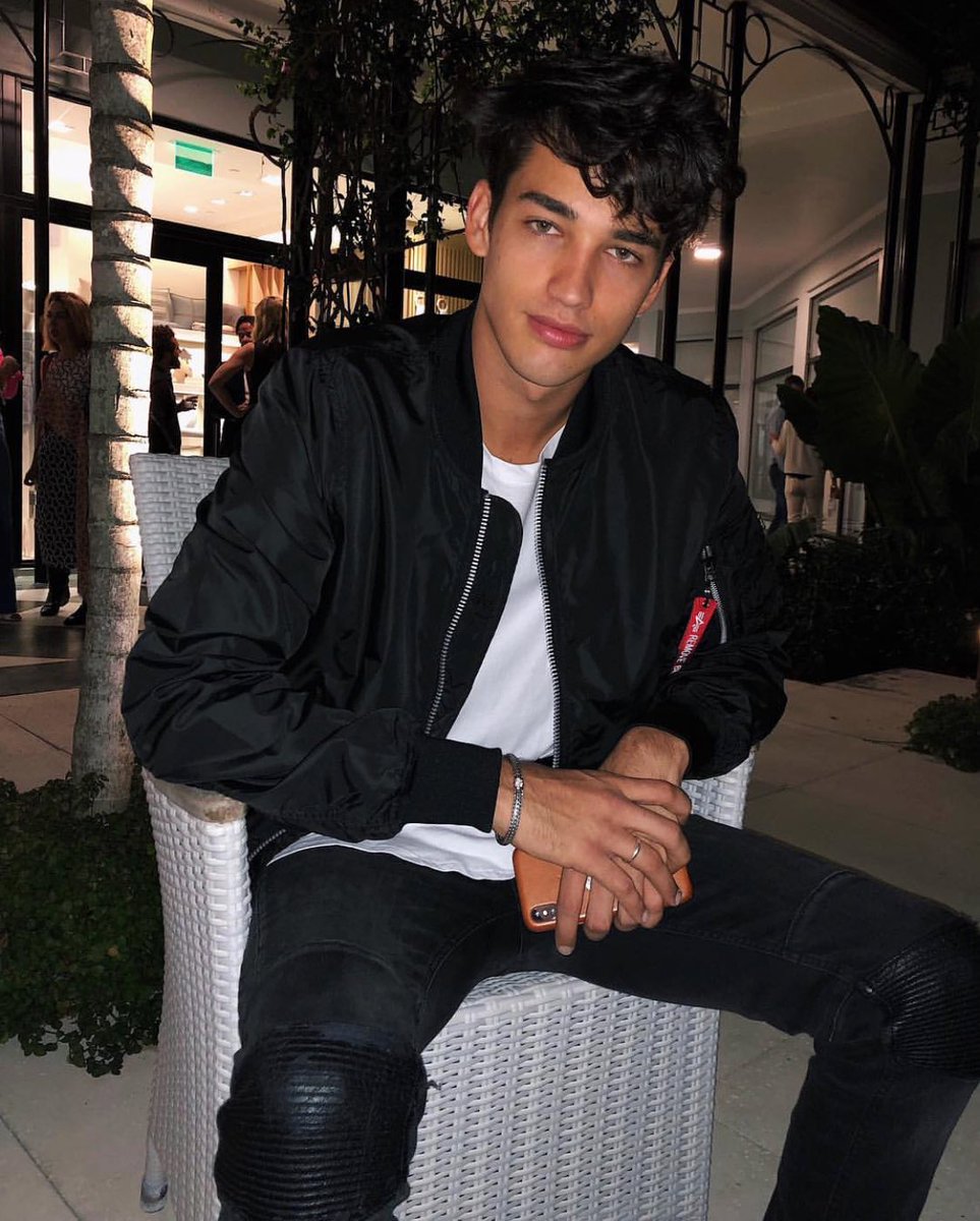 YZYPAPI's tweet image. Ain’t a thing changed