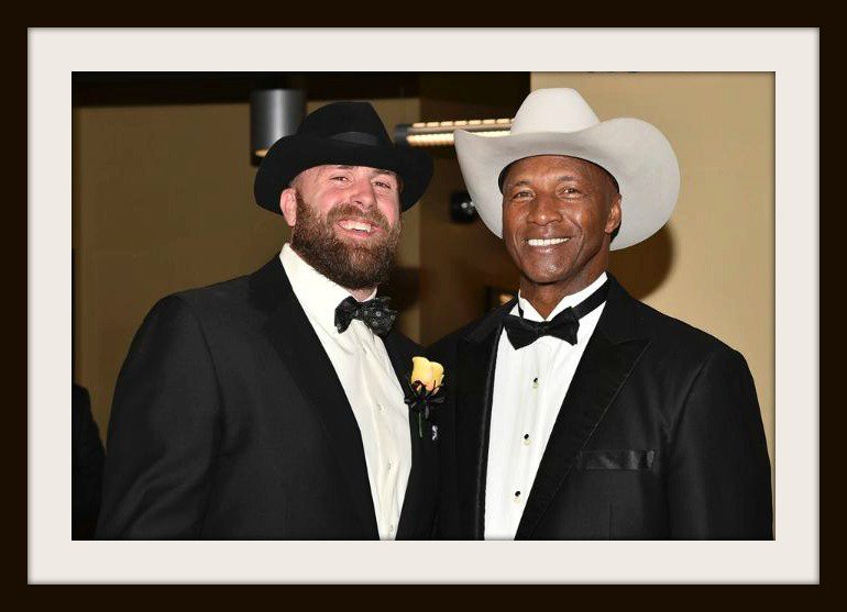 brettkeiselfans's tweet photo. Let's get ROASTED! @bkeisel99 was honored at the 20th Annual Mel Blount Youth Home All-Star Celebrity Roast, which was held at Heinz Field, benefitting @MelBlountYLI : https://t.co/o3q6k000vH. More pics to come! @steelers @DaBeardGear https://t.co/KGeDJNdtAx