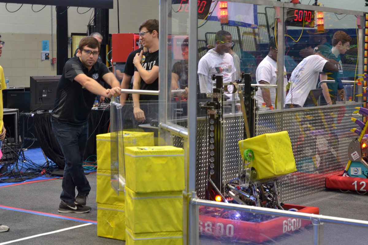 Had a pretty incredible first set of quals matches today at the Lone Star South Regional. It's been awesome packing the scale full of cubes as well as loading the vault. Fortunate to be ranked 8th currently! #FIRSTPowerUp #LoneStarSouth