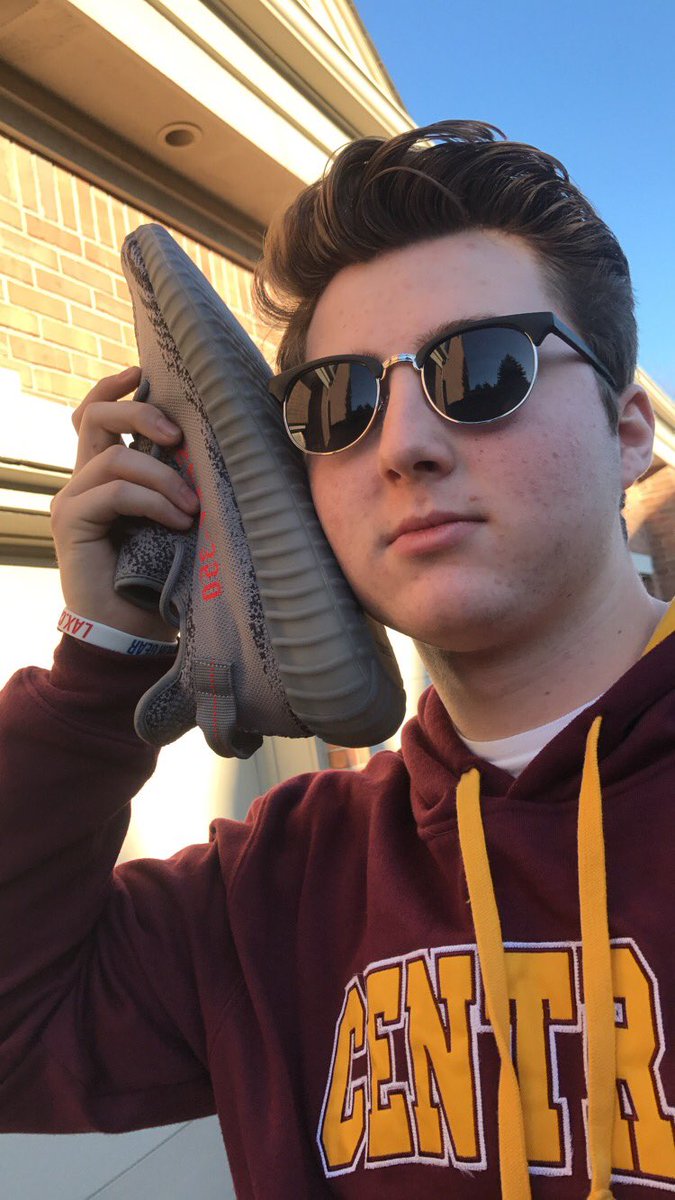 BTony22's tweet photo. Happy bday ya hoser! 🎉🎉hope u have a lit on bro 👌🏽🔥
#kanichewa 🤙🏽
@Connorbaisley https://t.co/dOEJjltBI7