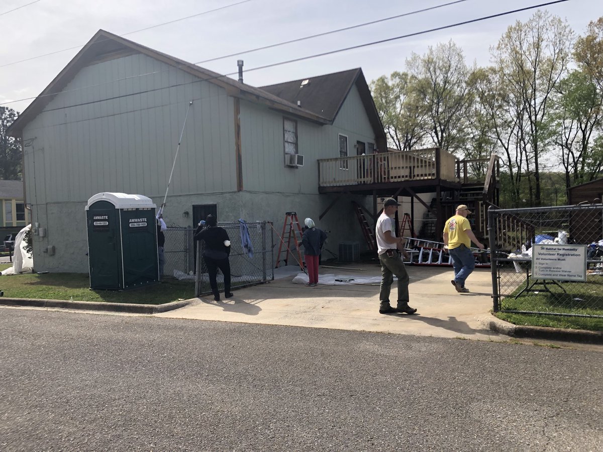 PNR1906's tweet photo. Kudos to City of Birmingham, Community Development staff for teaming up with the Greater Birmingham Habitat for Humanity to rehab a home for a great Birmingham family and Army Veteran https://t.co/Gi0mDmic8h
