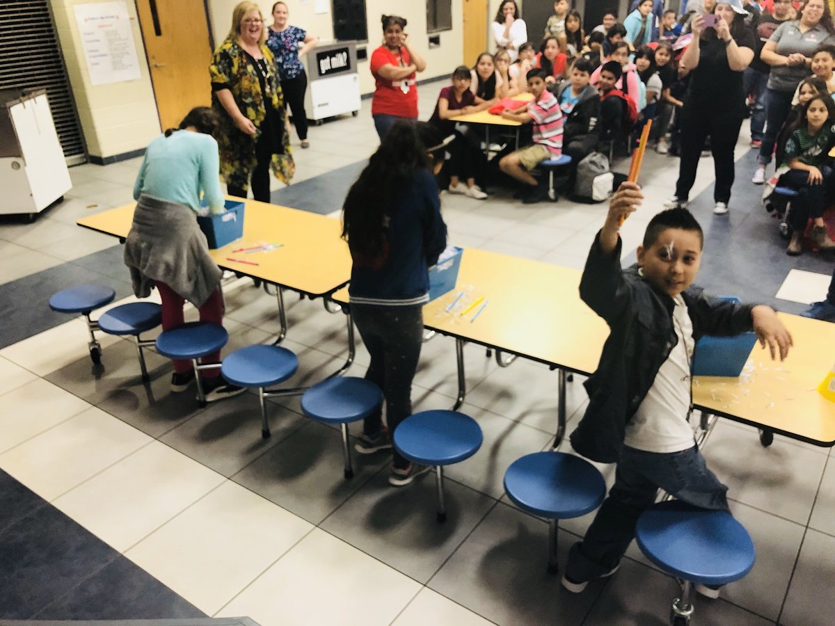 STAAR PepRally! Thank you @MicheleMatCE for getting this together! #testingtips #minutetowinit  #ceroars #castleberryisd