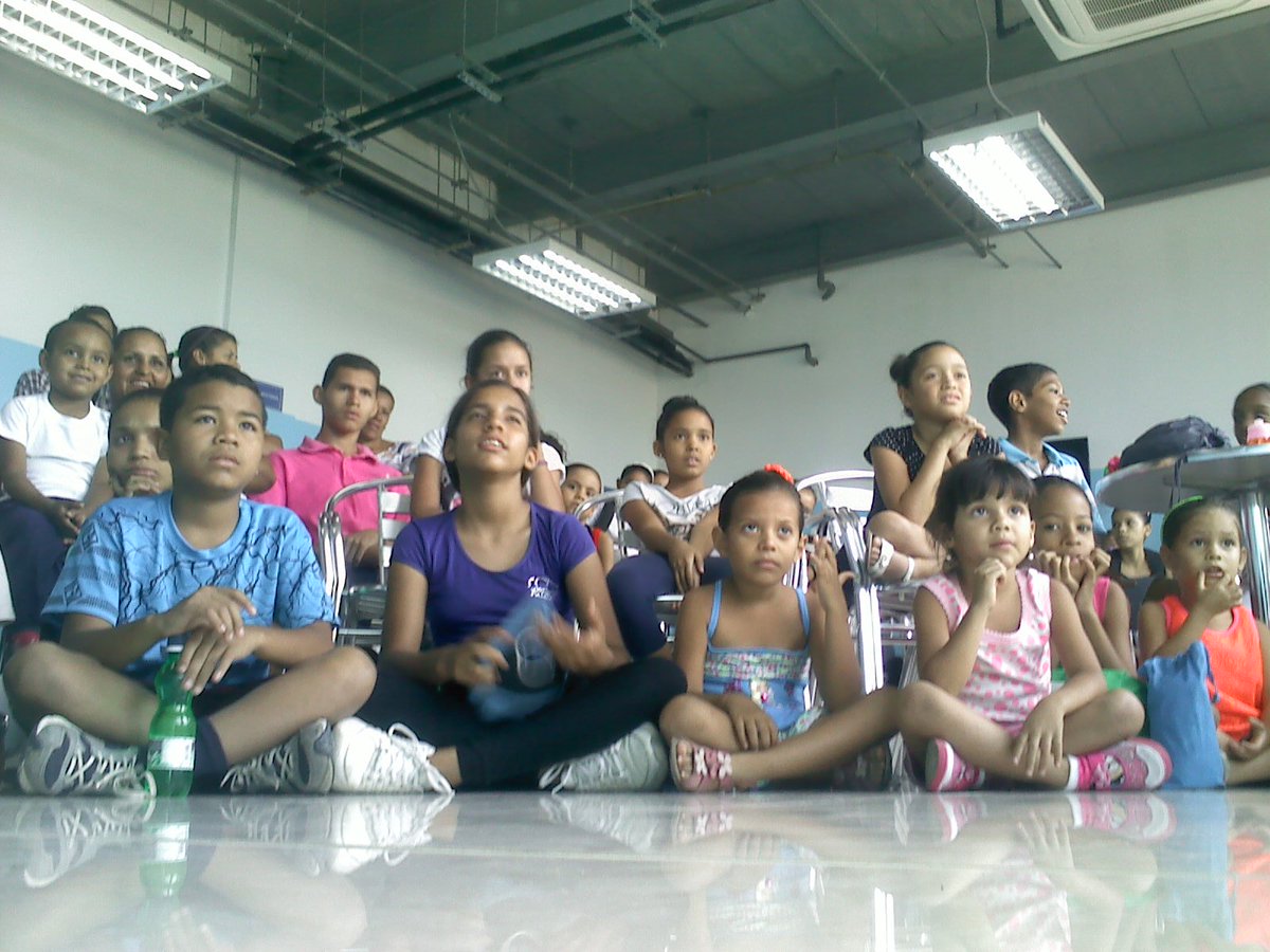 gbmfloramarillo's tweet photo. MAS DE 80 PERSONAS ASISTIERON AL CAFÉ DEL SUR EN LA GRAN BASE DE MISIONES DE PAZ FLOR AMARILLO, MOVIMIENTO POR LA PAZ Y LA VIDA. @NicolasMaduro @mimouvargas @GBMP_LomasdeF @AsuntosDPaz @MPV_Carabobo @PazVidaCarabobo https://t.co/5hgTygQPkp