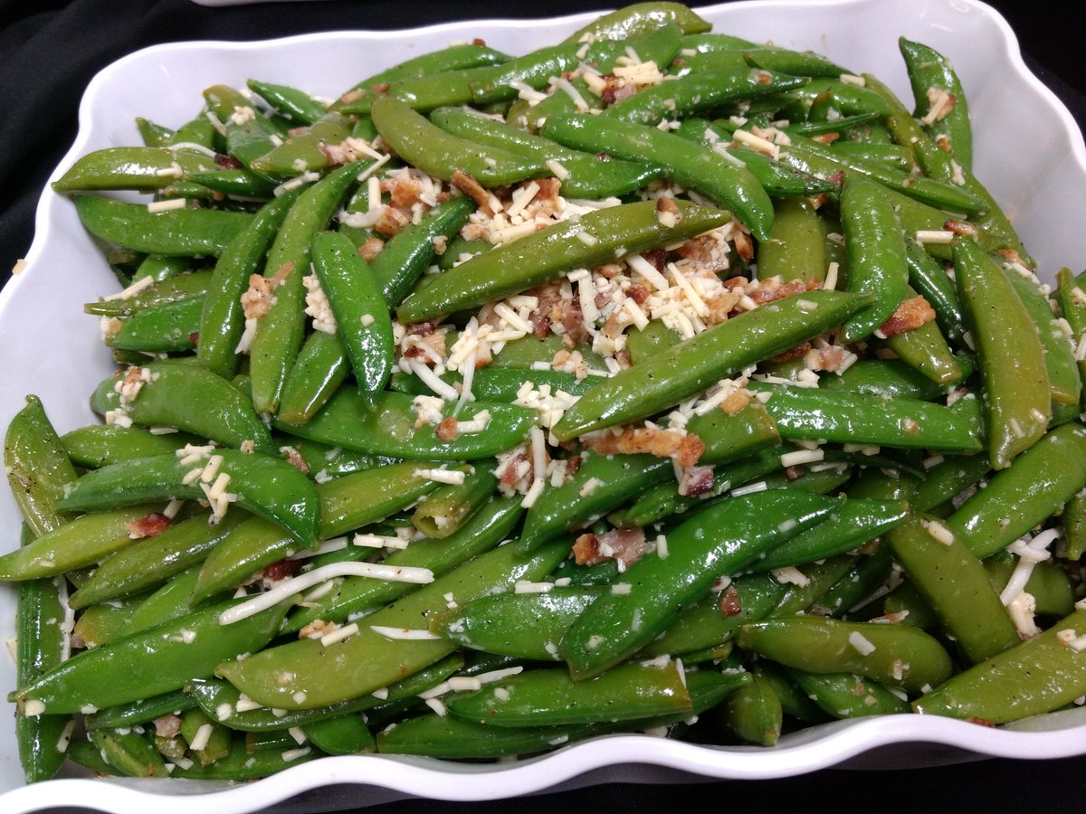Foodfaye's tweet photo. Snap pea salad with #bacon & #cheese for lunch at presentation by Ali Rosen, author of Bring It!, a potluck cookbook, @MelissasProduce.
rest of menu: https://t.co/v5qsOb0Ywp
@ali_rosen @melissasfoodies
#bringitbook #InMelissasKitchen #cookbook #snappeas #salad #Parmesan https://t.co/oi1j25yVlN