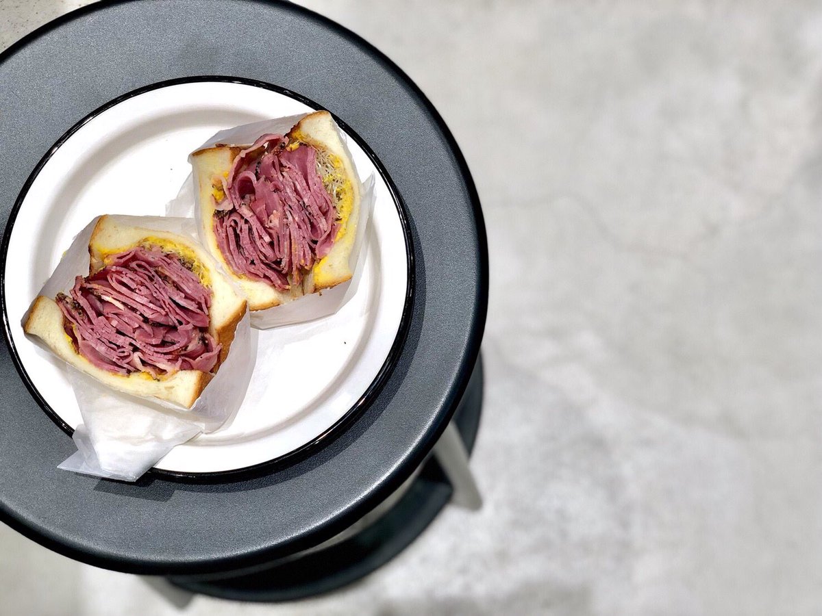 週末のお出かけのお供に、
ボリューム満点のパストラミサンドはいかがですか🚗💨
#drivetogo #DTG #カフェ #グローバルゲート
drivetogo.jp