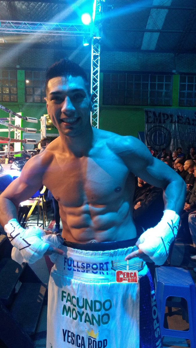 cercadelring's tweet photo. Segundo combate profesional de la noche en el Estadio José María Gatica, triunfo de #AlejandroSilva @cuervo_box por KO técnico en el primer round ante #PabloPastor #CDREnTodosLados #CDREnElGatica #CercaDelRing https://t.co/2PJMSaAI4i