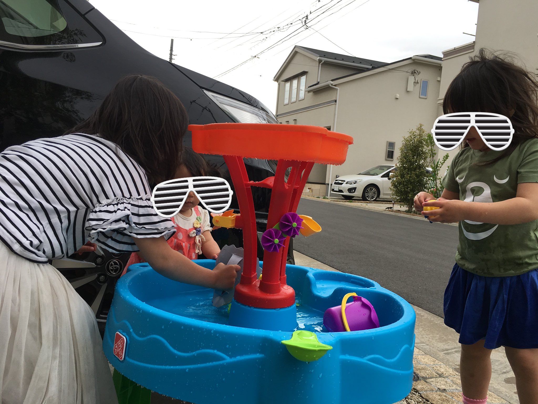 ななな 結局ウォーターテーブル買っちゃった 笑 子どもたち待ち切れず開封 ただ今日水遊びするような天気じゃない 風強すぎでしょ でもこれ活躍してくれそう コストコ ウォーターテーブル 水遊び ななな 結局ウォーターテーブル買っちゃった 笑 子どもたち待ち切れず開封 ただ今日水遊びするような天気じゃない 風強すぎでしょ でもこれ活躍してくれそう コストコ ウォーターテーブル 水遊び