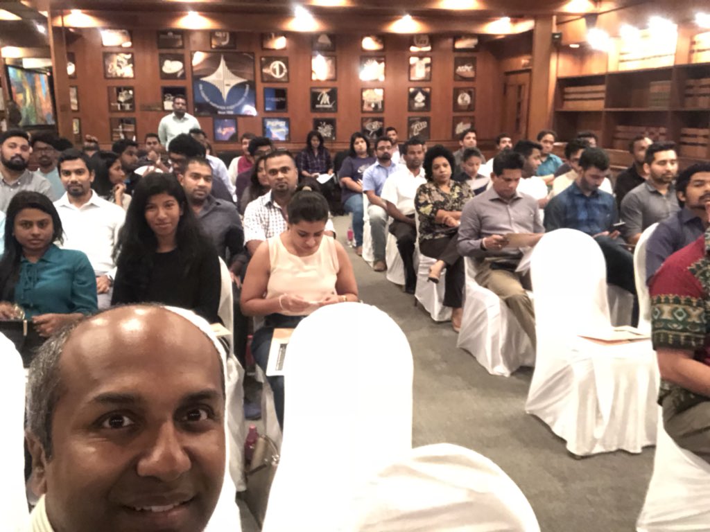 About to start my workshop in Colombo. So excited to be in Sri Lanka for the first time! Follow the action w/ #sreetips and see the slides at bit.ly/sreestatusrepo… and all my best tips on one page: bit.ly/sreetips2018 #sreelanka