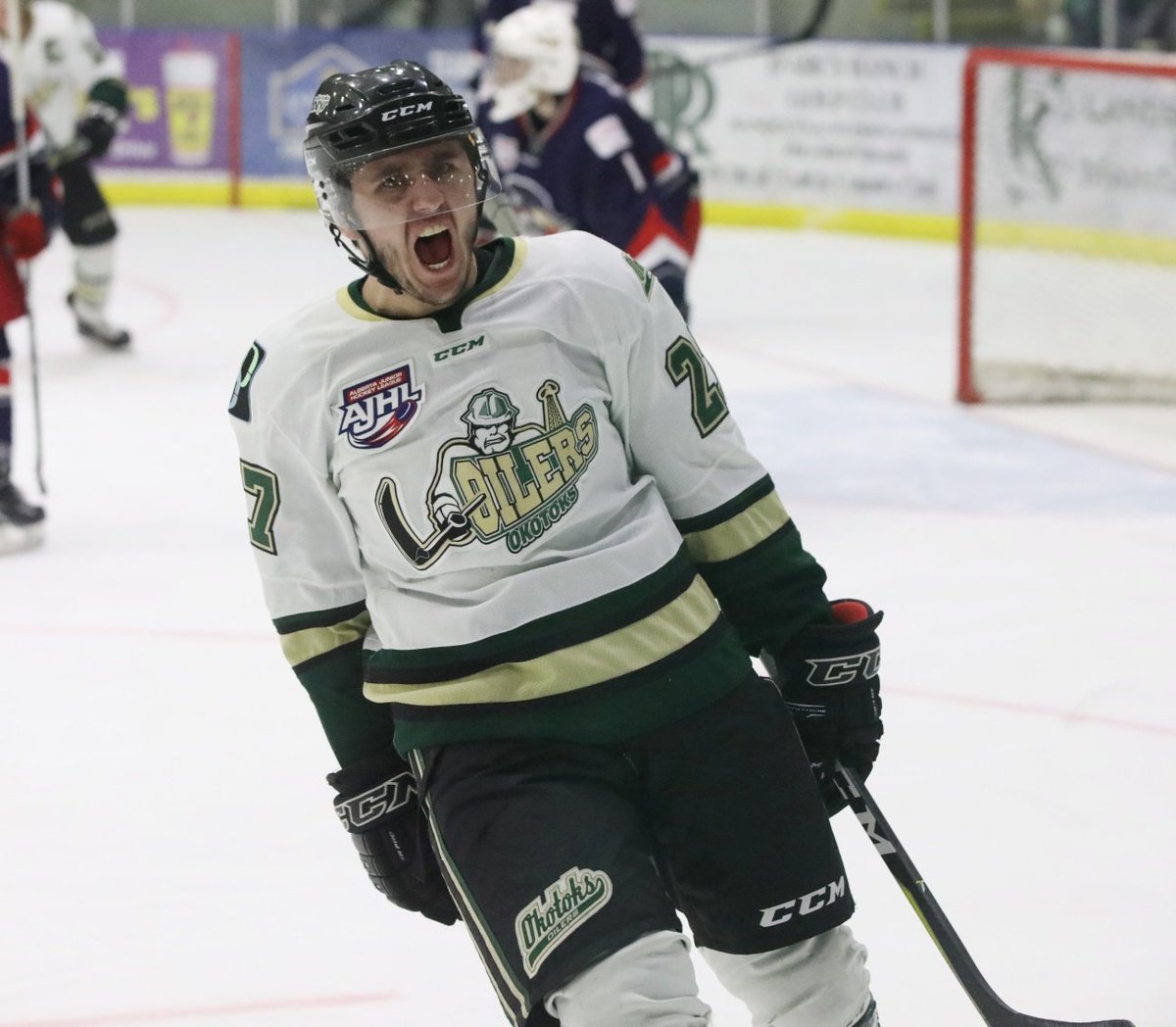 WesternWheel's tweet photo. Game 5 ends in 4-3 @OkotoksOilers victory over @BrooksBandits as #Okotoks takes 3-2 South Final lead in front of 2,000 at Pason Centennial Arena. #AJHL https://t.co/AJvGEtMKJL