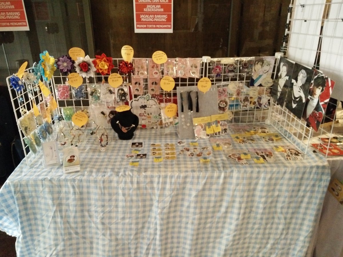 CraftelierCo's tweet photo. Halo semuanya, silahkan kunjungi booth kami ya di mini event OTPcon 7 april 2018 di Nucira building - Atrium Lobby.  Terima kasih 😘 https://t.co/8iof9yvhDe