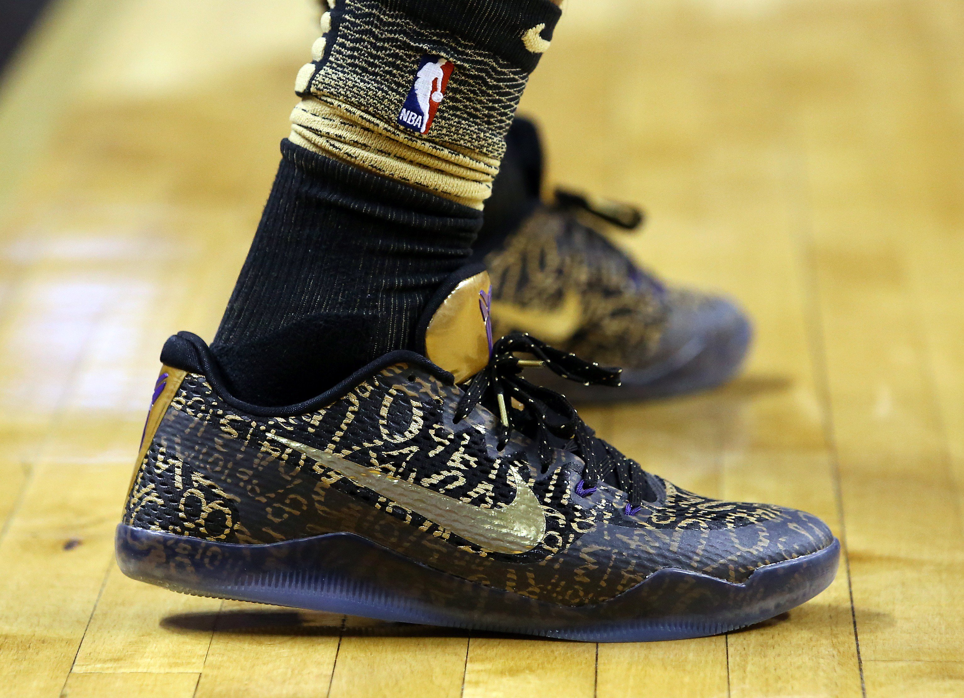 Kobe 11 mamba day black deals