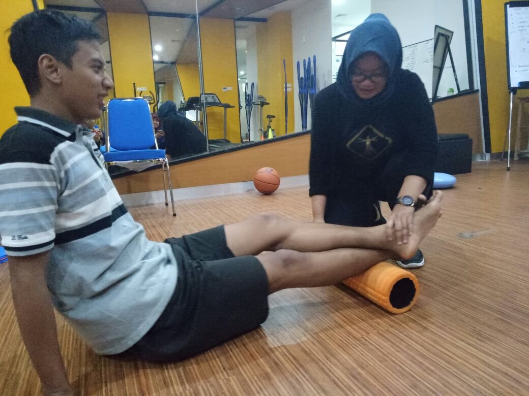 Dalam bermain basket, cedera adalah hal yang biasa terjadi. Misalnya cedera angkle atau lutut yang terkilir. Nah, biar kamu nggak memperparah cederamu, lakukan POLICE yuk! Apasih POLICE? Nah baca lanjutannya aja di >>> dblindonesia.com/v2/news/cedera…