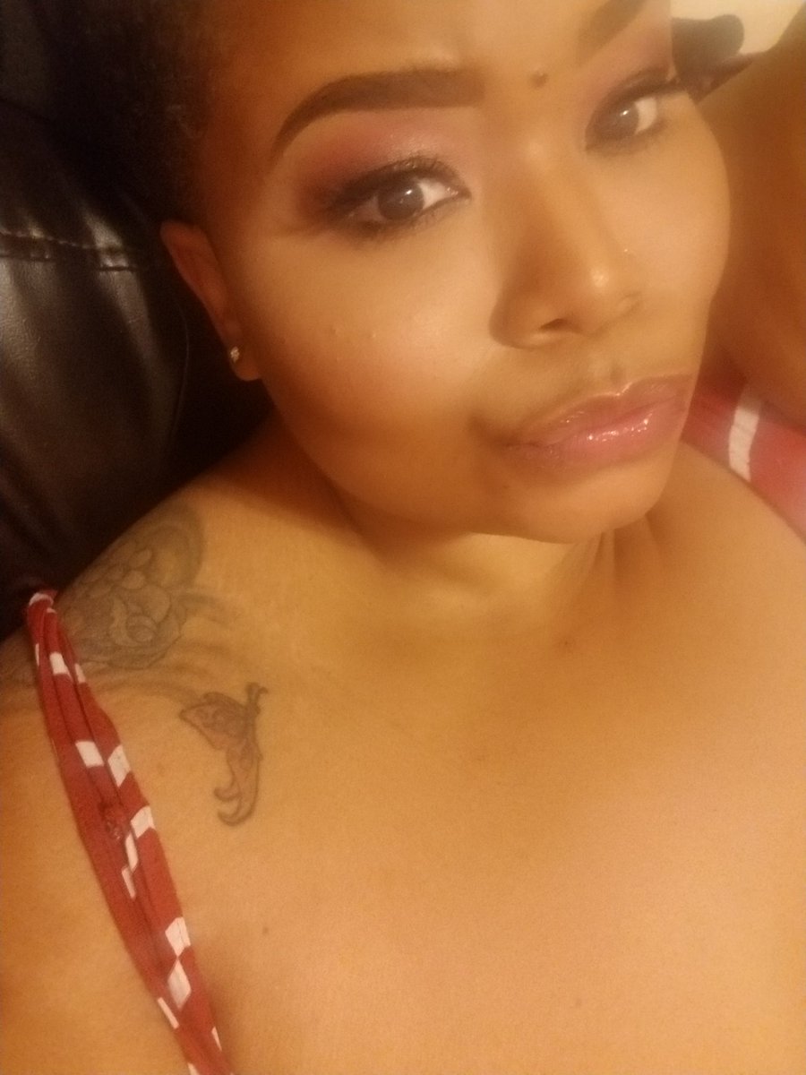 TreeSharp85's tweet photo. Gained some weight lost some hair  but I still be feeling edible and incredible 😏 https://t.co/e5zp5dPHzK
