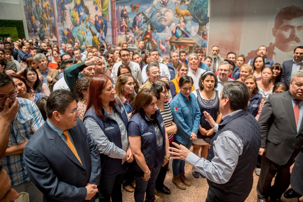BaltazarxTam's tweet photo. Presentación con trabajadores de @SAGARPA_mx https://t.co/fOm1HnwzXX