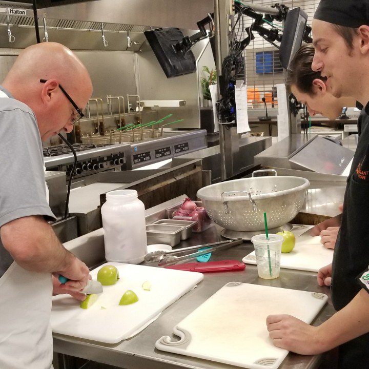 TheCheeseWench's tweet photo. I have the coolest guys working with me for tomorrow's inaugural @craftbeerforumofok ! Thanks Sam, Pickel, and @chazmman23 !
.
.
.
.
.
#craftbeerforumofok #pork #prep #okstatehospitality #okstate #okstatehtm #wenchinthekitchen #wenchontheroad #tacos #cookingwithcraftbeer https://t.co/sW8bMwjdf2