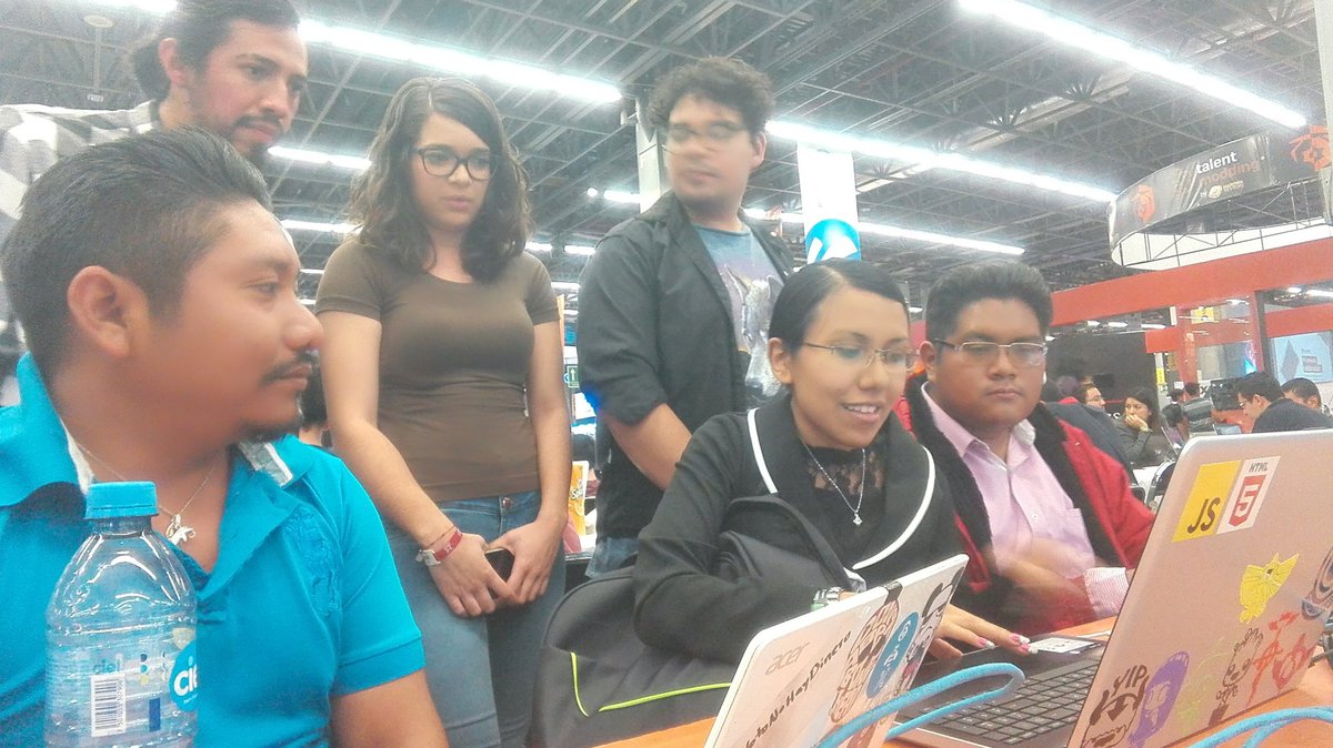 david_batun's tweet photo. Uno de mis momentos favoritos de #TalentLand 2018 fue cuando pasamos a la final de la vertical de #Hackaton de #criptomoneda https://t.co/FnzhPOebgh