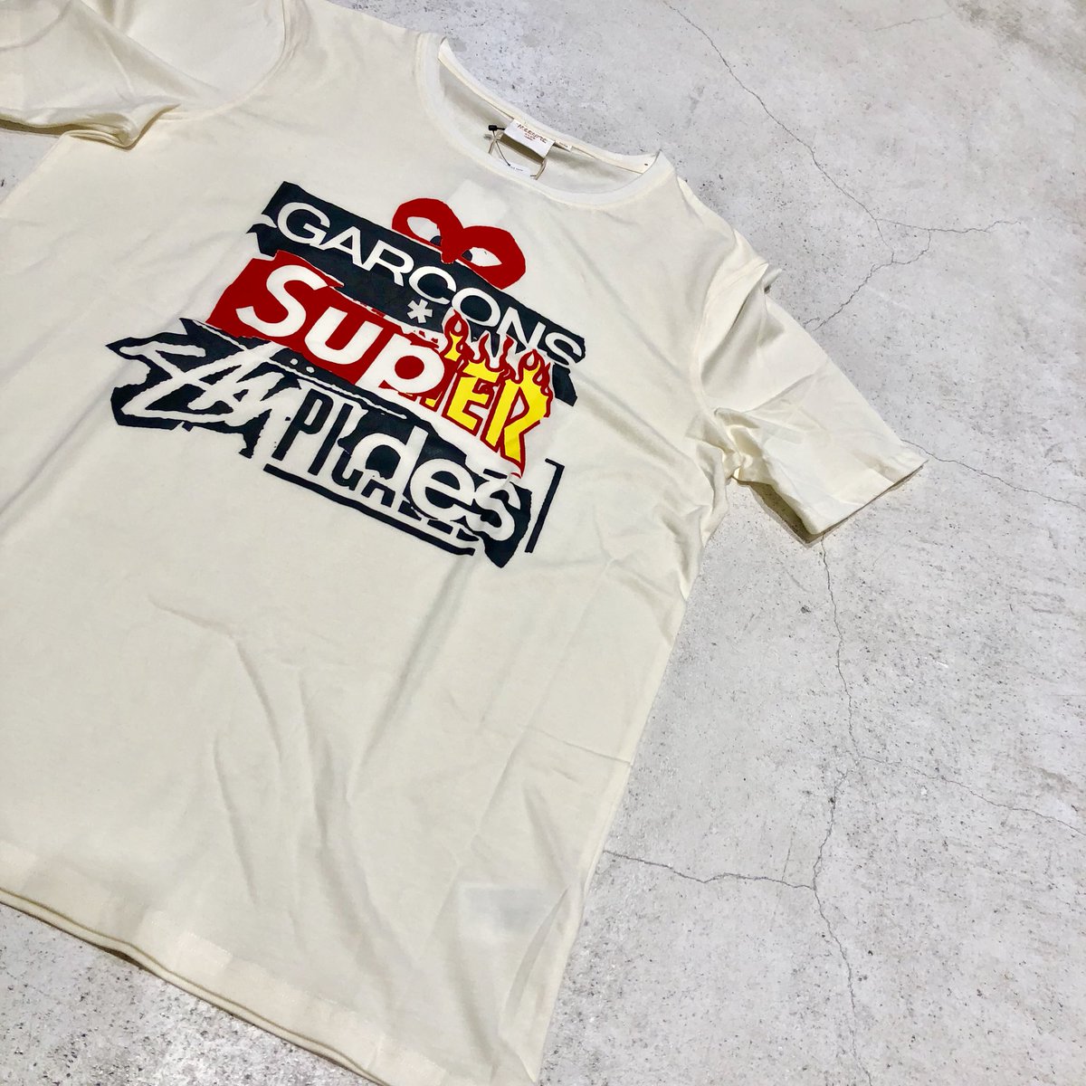 COLORS_SEIYA's tweet photo. #TWOANGLE
夏にぴったりなTシャツ👍
これまた可愛いデザイン✨
それぞれ少量ですので
お早めに🐝🐝
¥5.000- https://t.co/uBDK4NG2H0