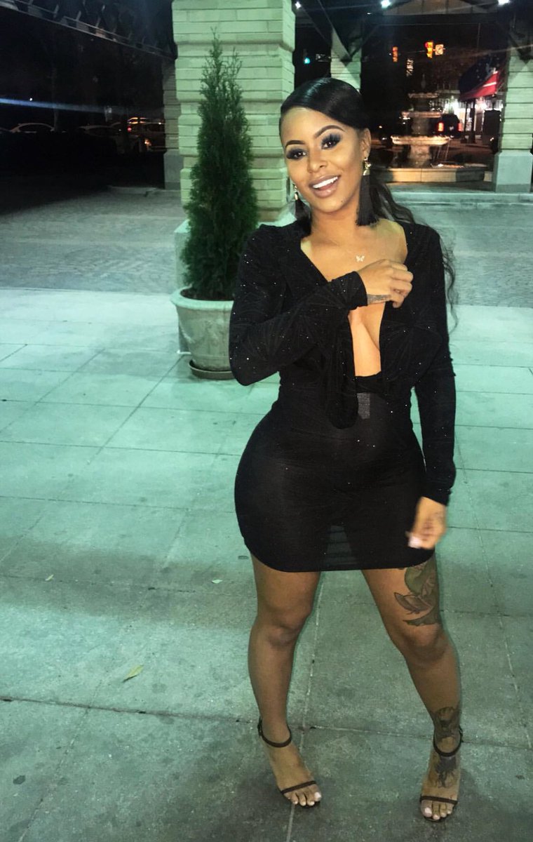 alexiis_skyy tweet picture