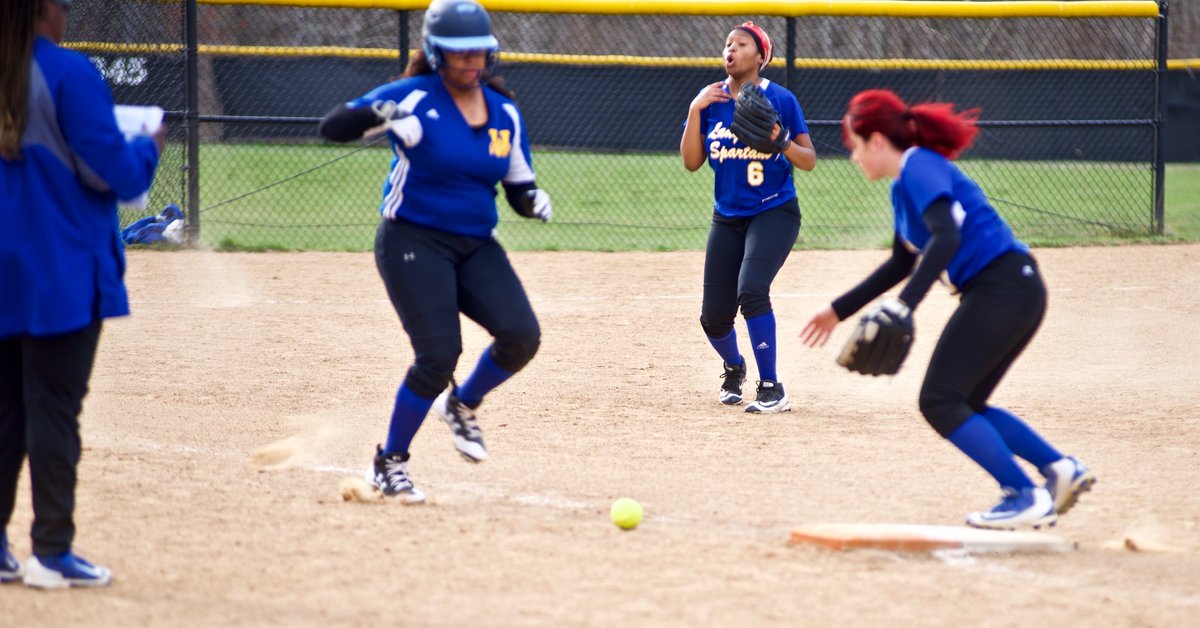 bjwardsports's tweet photo. @WiseSoftball is not playing with you. Get out of the basepath. @WisePumaSports https://t.co/qrreAI6SpG