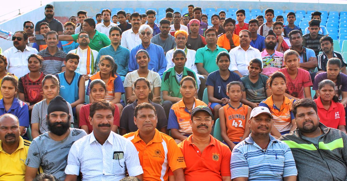 TS_SinghDeo's tweet photo. Starting the morning on a fresh slate, with first set of meetings regarding #JanGhoshnaPatra with Morning Walkers and Intellectuals in Triveni Parisar, followed by Sports Organizations in Hockey Stadium.
#आपका_विकास_आपके_हाथ https://t.co/8JP5JojKMM