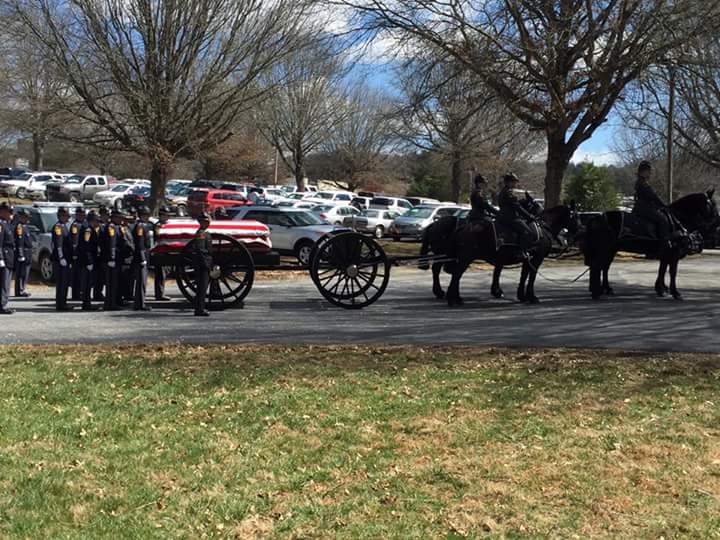 ML_Vegas's tweet photo. @RCSD We must honor ALL our fallen! What you all did is so beautiful. It also made me think of the #NCTACaissonUnit I get a huge lump in my throat seeing both the pain, respect, honor, and love! I got onto this thx to my cousin, who's a NC State Trooper! Bless you all ๐ฑ๐ท๐๐ฑ๐ท๐ฎ๐ด https://t.co/p4kSjvGNPX